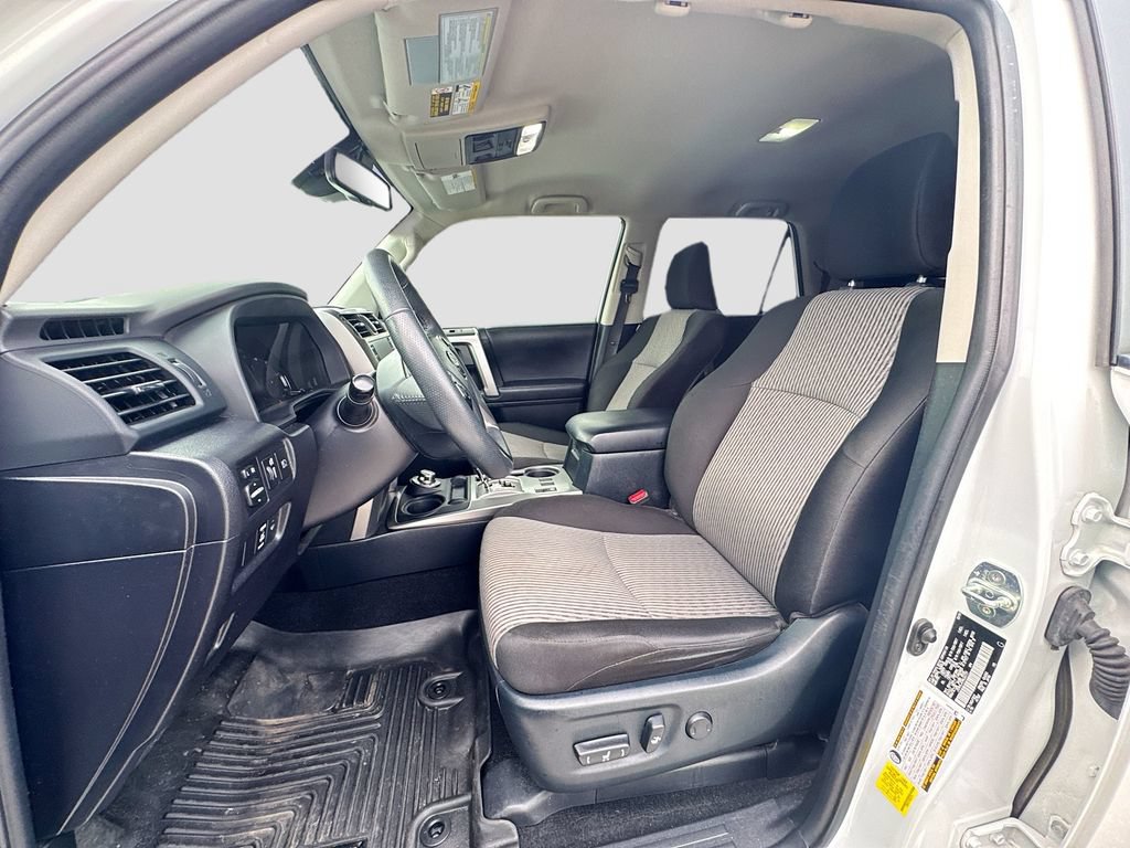 Used 2024 Toyota 4Runner SR5 AWD/4WD image 5