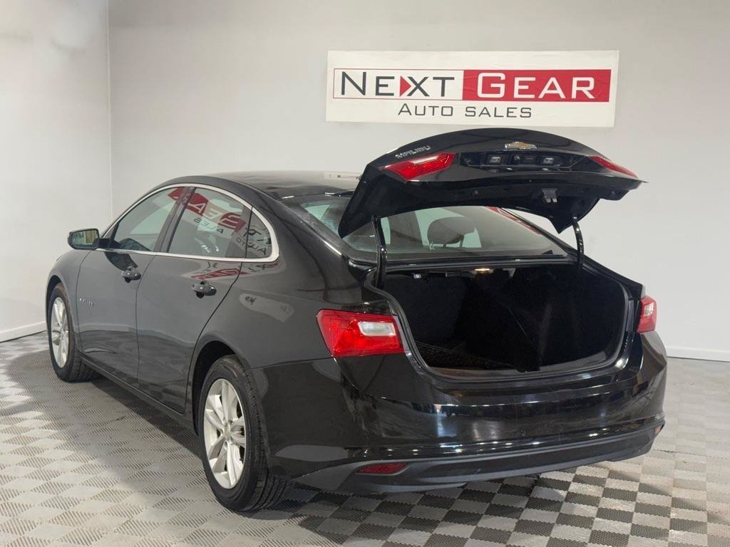 Used 2017 Chevrolet Malibu LT FWD image 31
