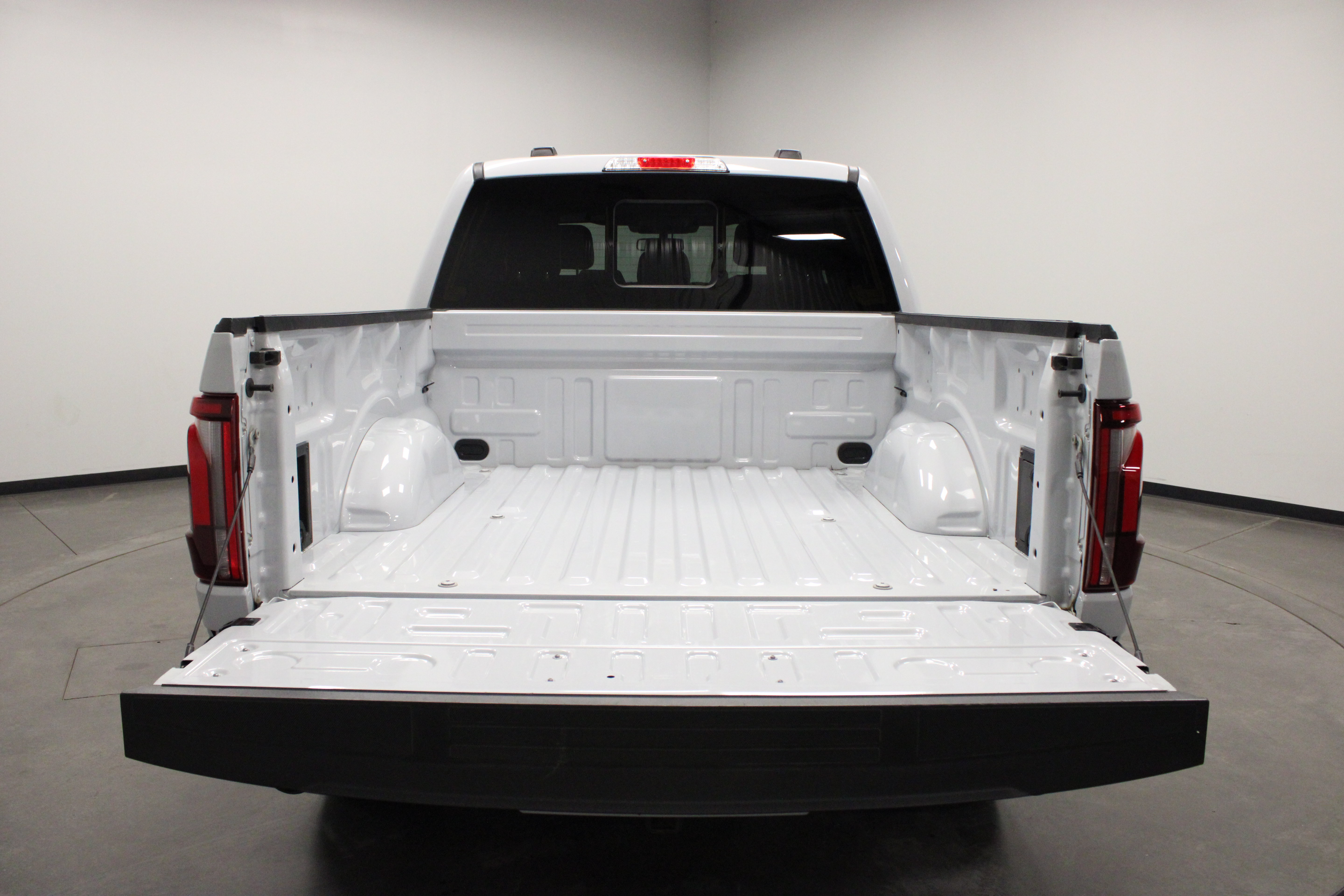 Used 2025 Ford F150 Lariat AWD/4WD image 15