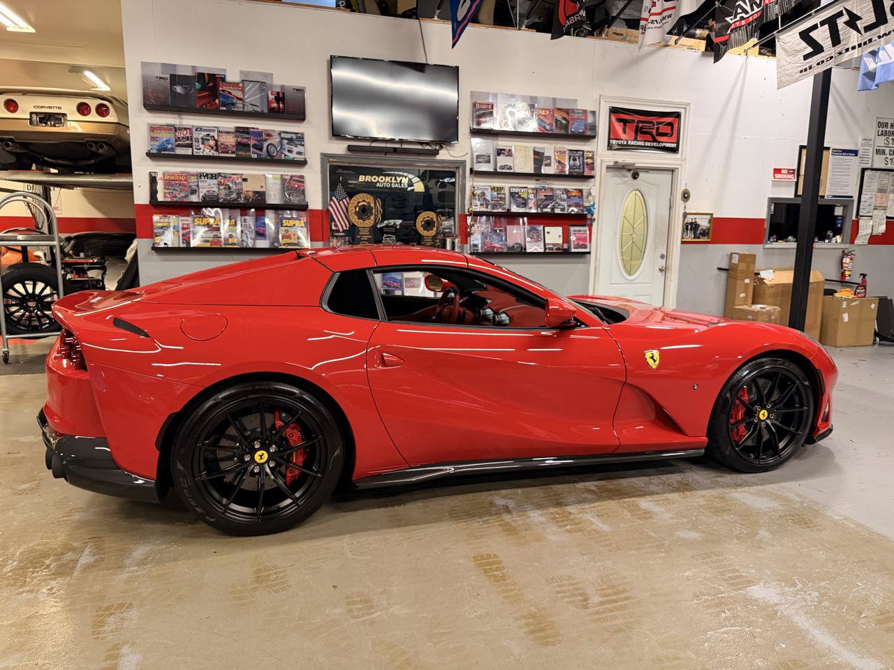 Used 2023 Ferrari 812 GTS RWD image 13