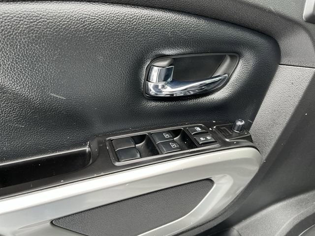 Used 2018 Nissan Titan SL w/ Texas Titan Edition image 17