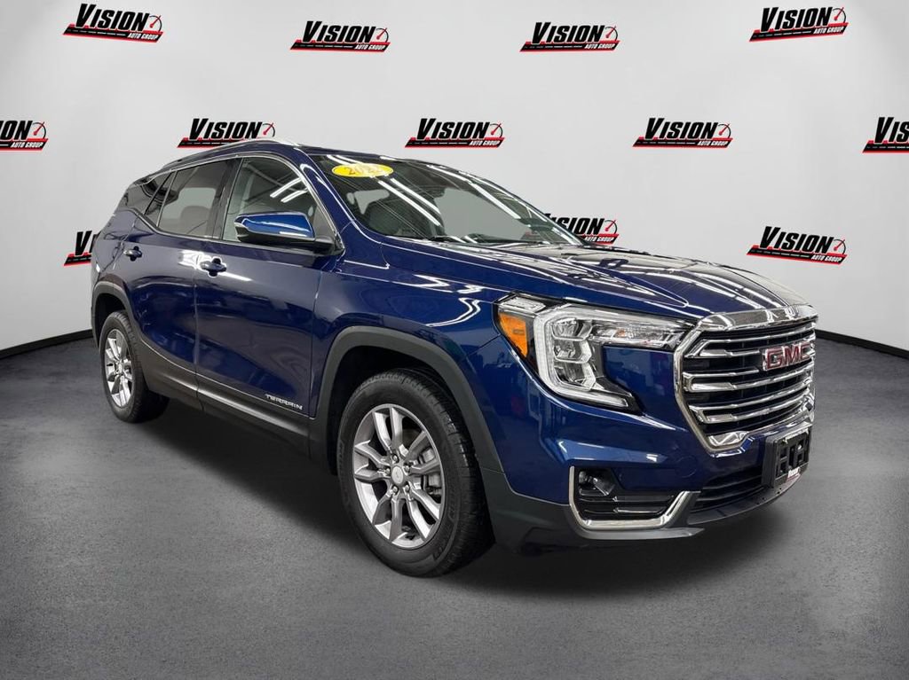 Used 2022 GMC Terrain SLT image 3