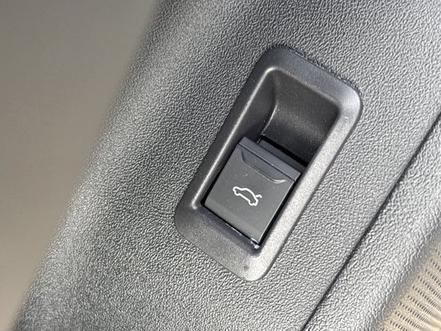 Used 2025 Audi A6 e-tron Premium Plus w/ Premium Plus RWD image 26