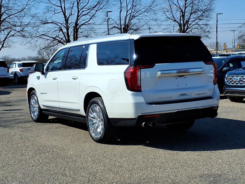 Used 2021 GMC Yukon XL Denali w/ Denali Ultimate Package image 3