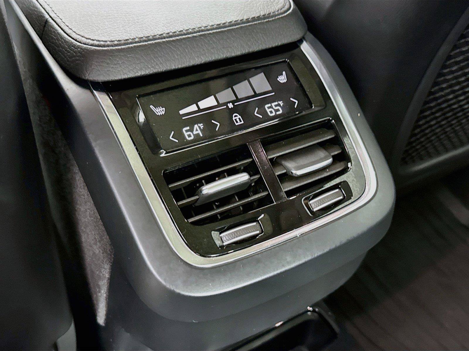 Used 2021 Volvo XC90 T6 Momentum w/ Climate Package AWD/4WD image 27