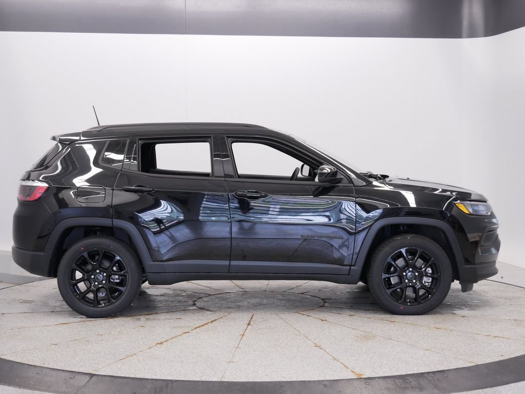 New 2026 Jeep Compass Latitude AWD/4WD image 8