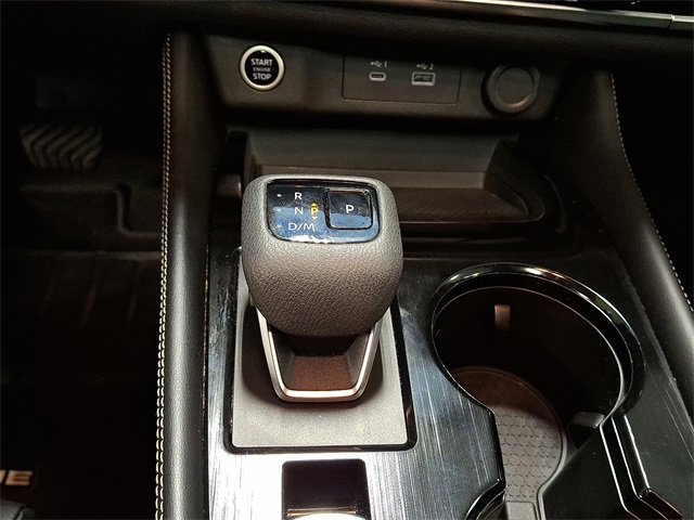 Used 2023 Nissan Rogue SL w/ SL Premium Package image 13