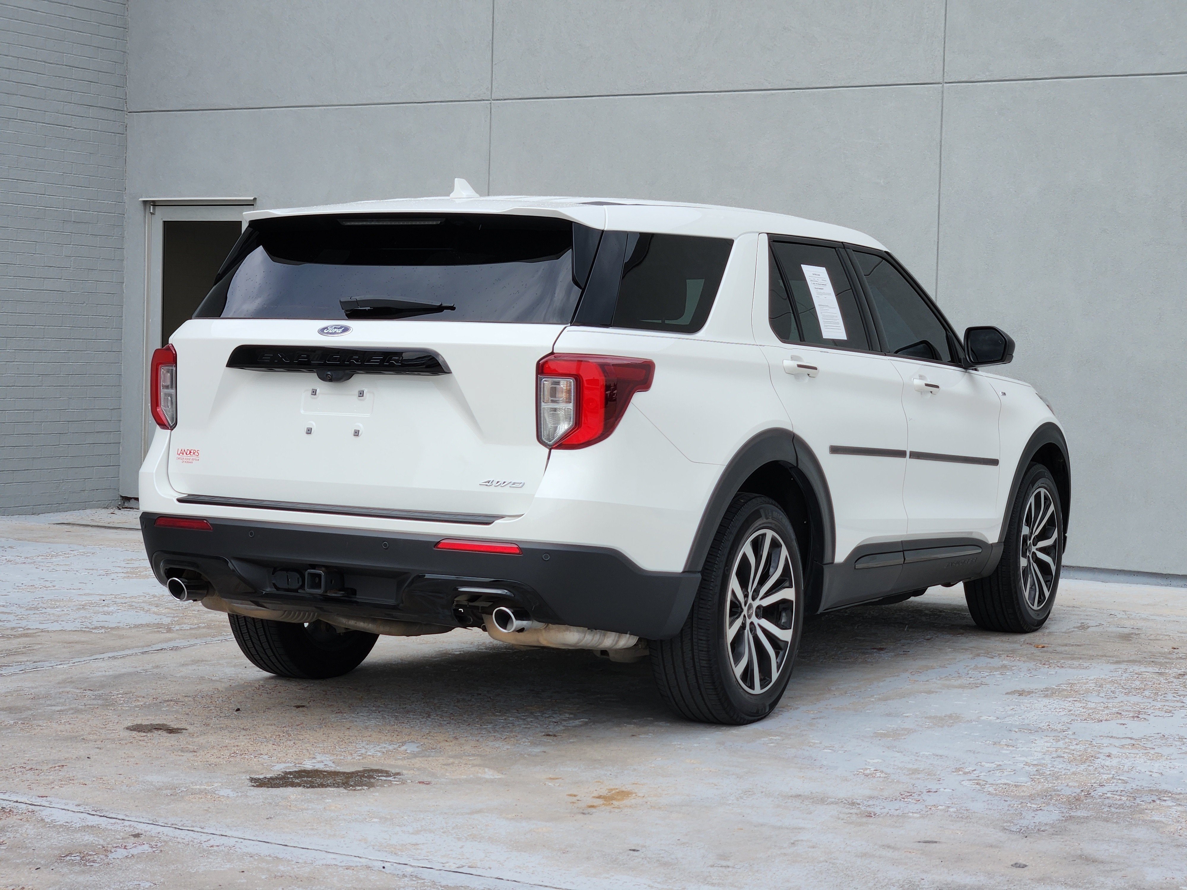Used 2022 Ford Explorer ST-Line w/ Class IV Trailer Tow Package AWD/4WD image 8