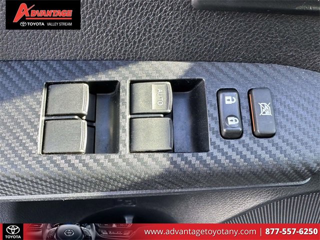 Used 2015 Toyota RAV4 Limited image 23