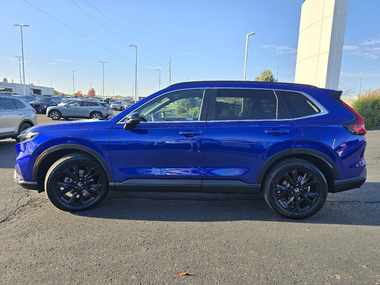 Used 2024 Honda CR-V Sport Touring image 4