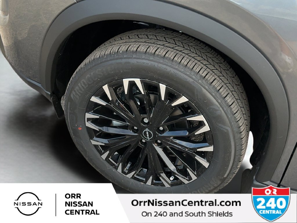 New 2027 Nissan Rogue Dark Armor FWD image 9