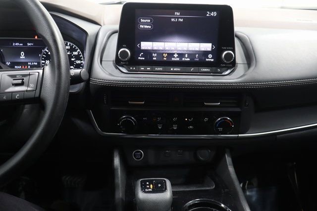 Used 2021 Nissan Rogue S image 21