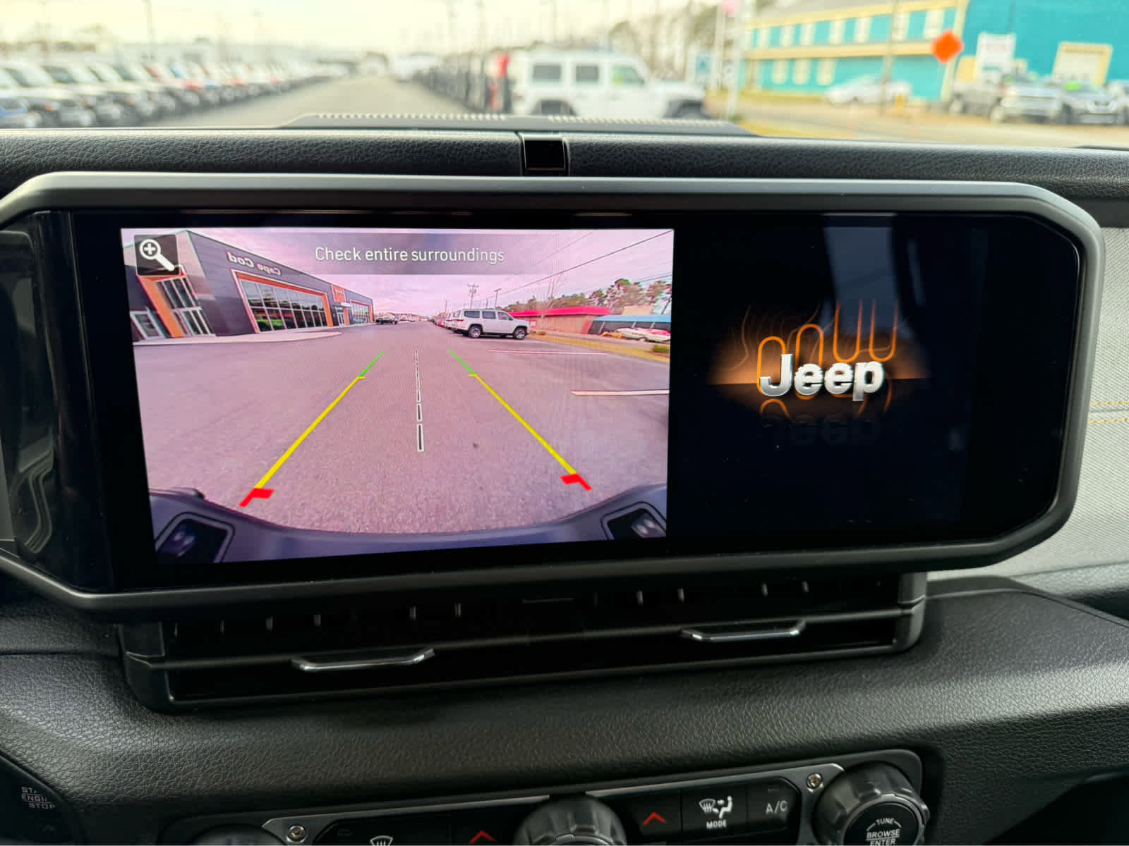 Used 2025 Jeep Gladiator Sport image 18