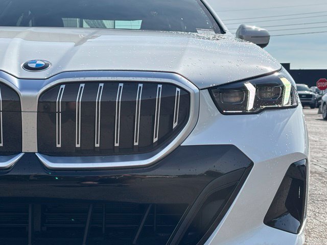 New 2027 BMW 530i xDrive w/ M Sport Package AWD/4WD image 10
