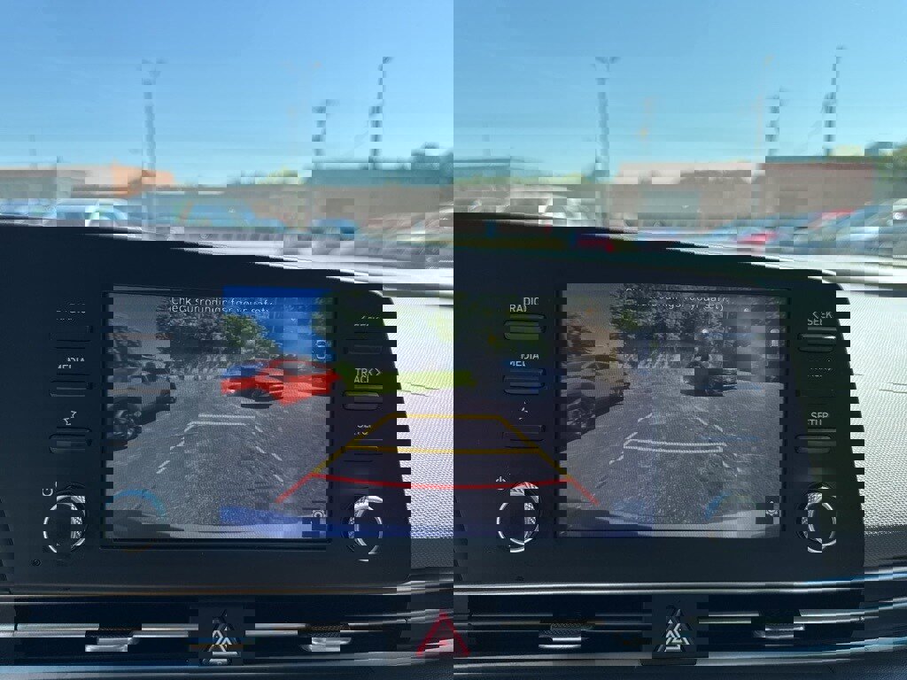 Used 2023 Hyundai Elantra SEL image 23