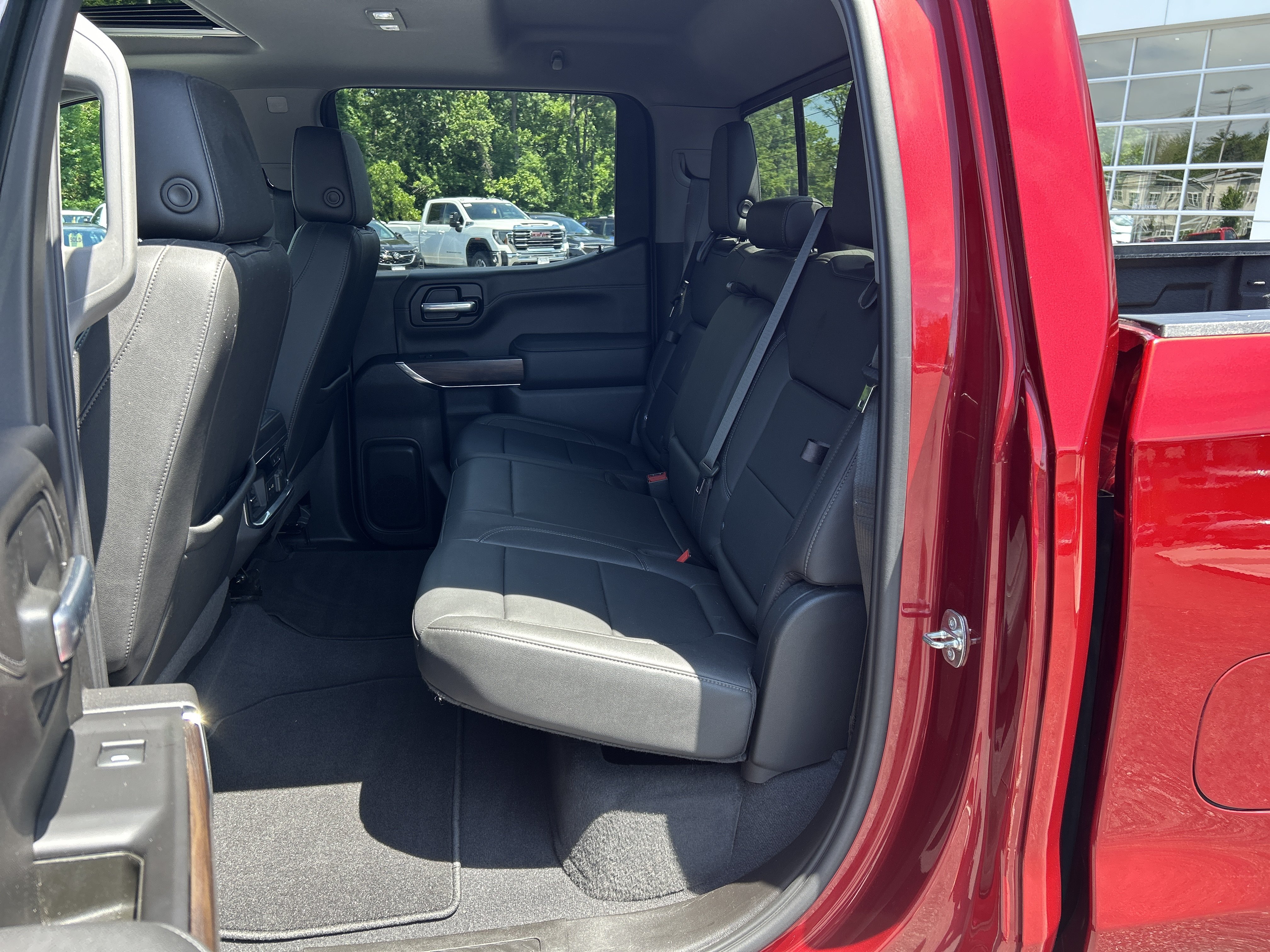 Used 2021 GMC Sierra 1500 SLT w/ SLT Premium Plus Package AWD/4WD image 27