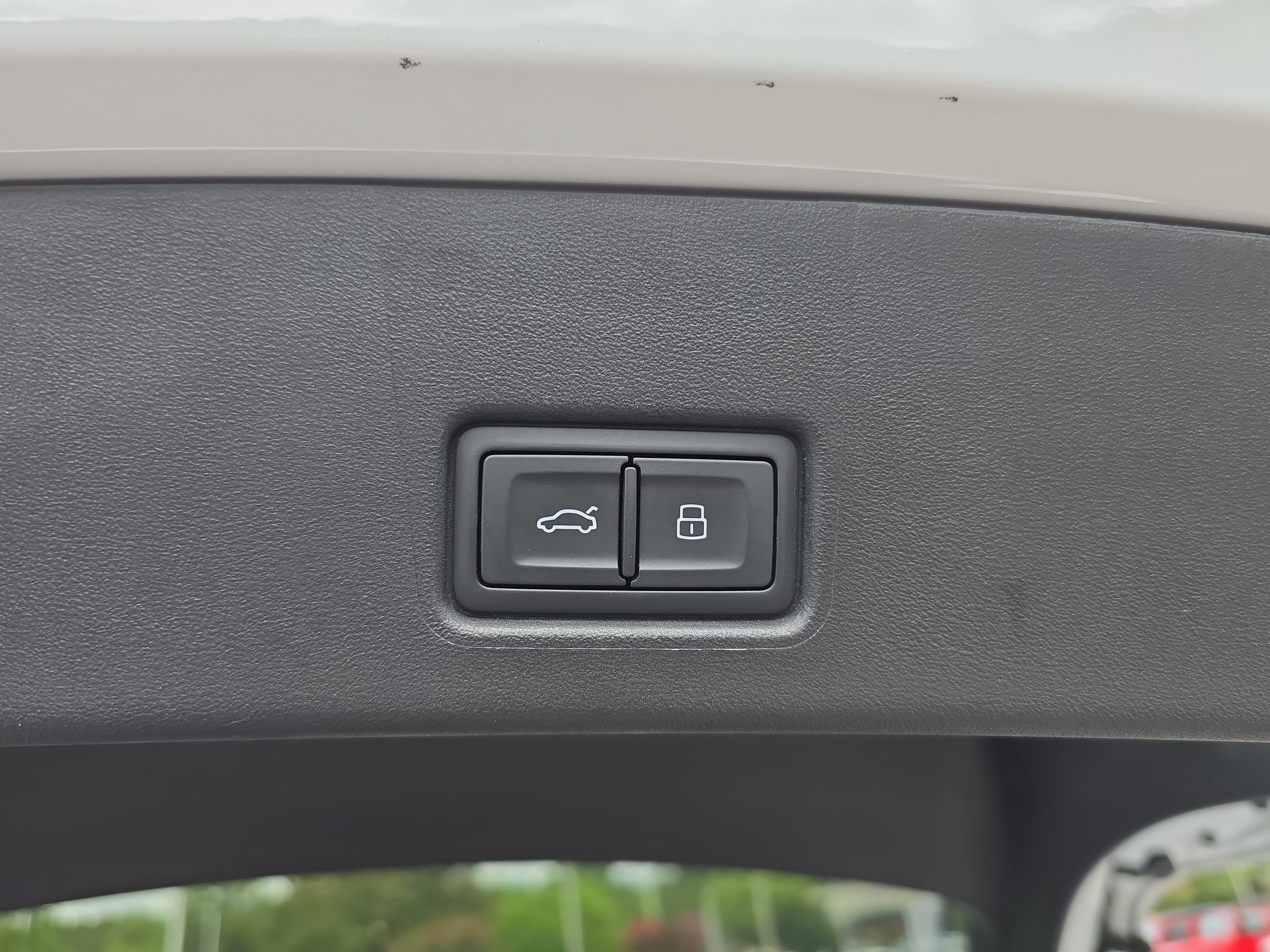 Used 2022 Audi Q4 e-tron Premium Plus AWD/4WD image 13