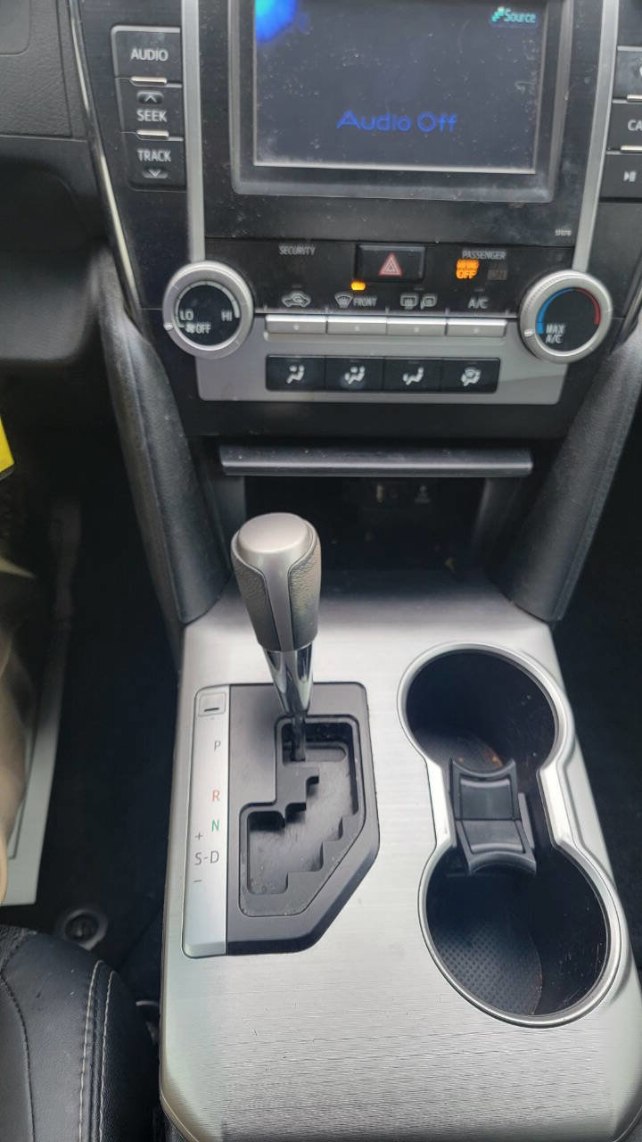Used 2013 Toyota Camry SE image 13
