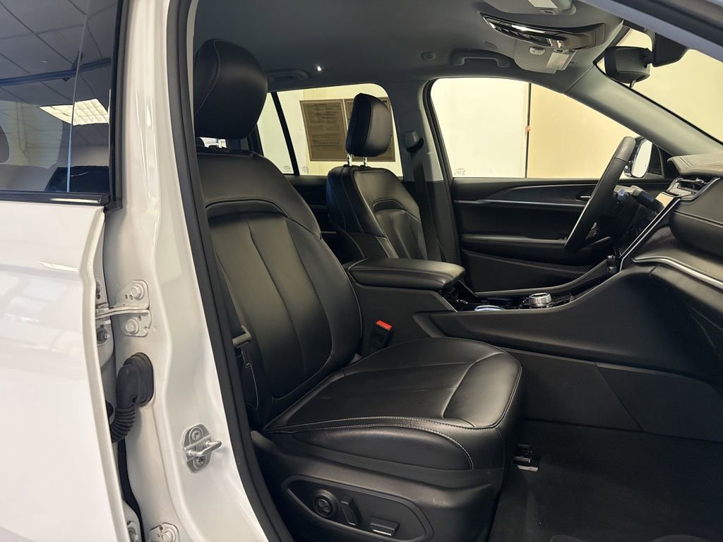 Used 2023 Jeep Grand Cherokee Limited w/ Trailer Tow Prep Group (B) image 29