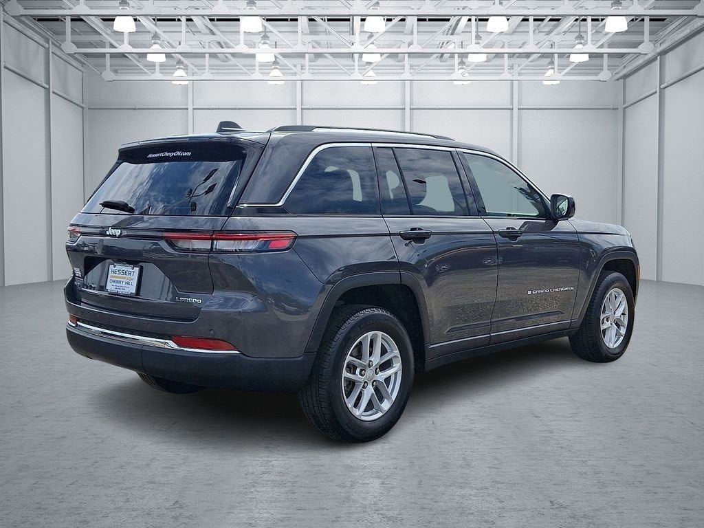 Used 2024 Jeep Grand Cherokee Laredo X AWD/4WD image 5