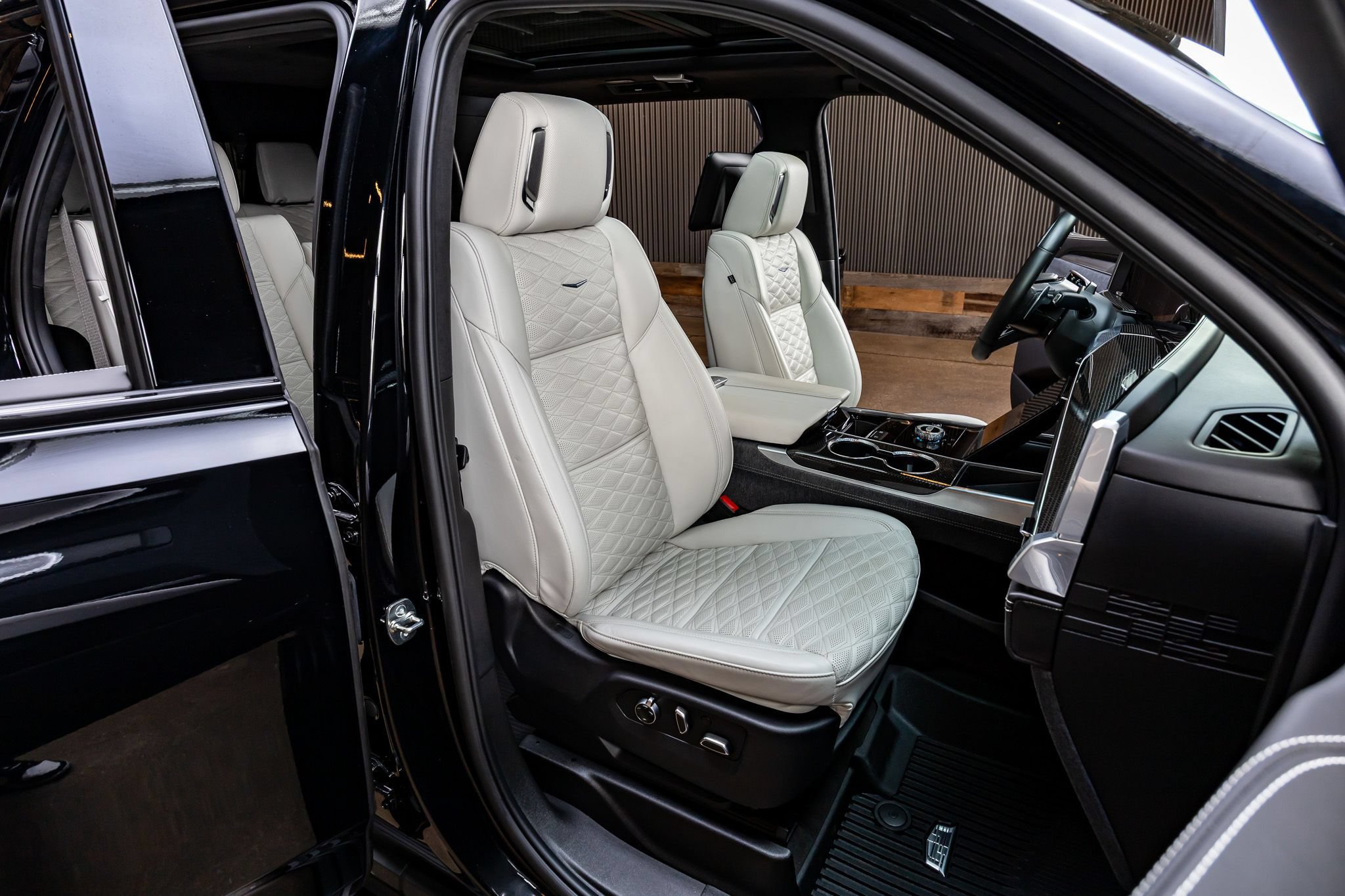 Used 2026 Cadillac Escalade V w/ LPO, Floor Liner Package AWD/4WD image 27