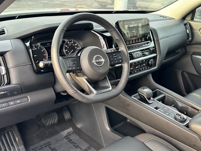 Certified 2025 Nissan Pathfinder SL image 31