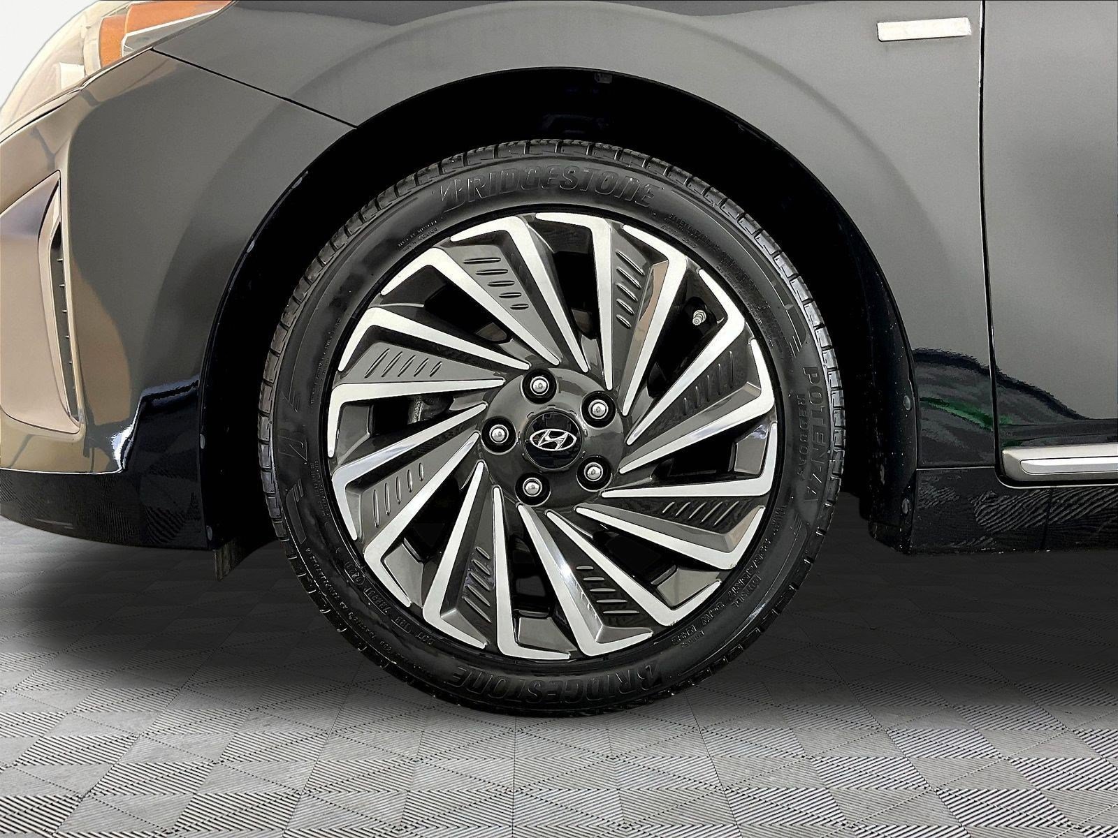 Used 2019 Hyundai Ioniq Limited FWD image 34