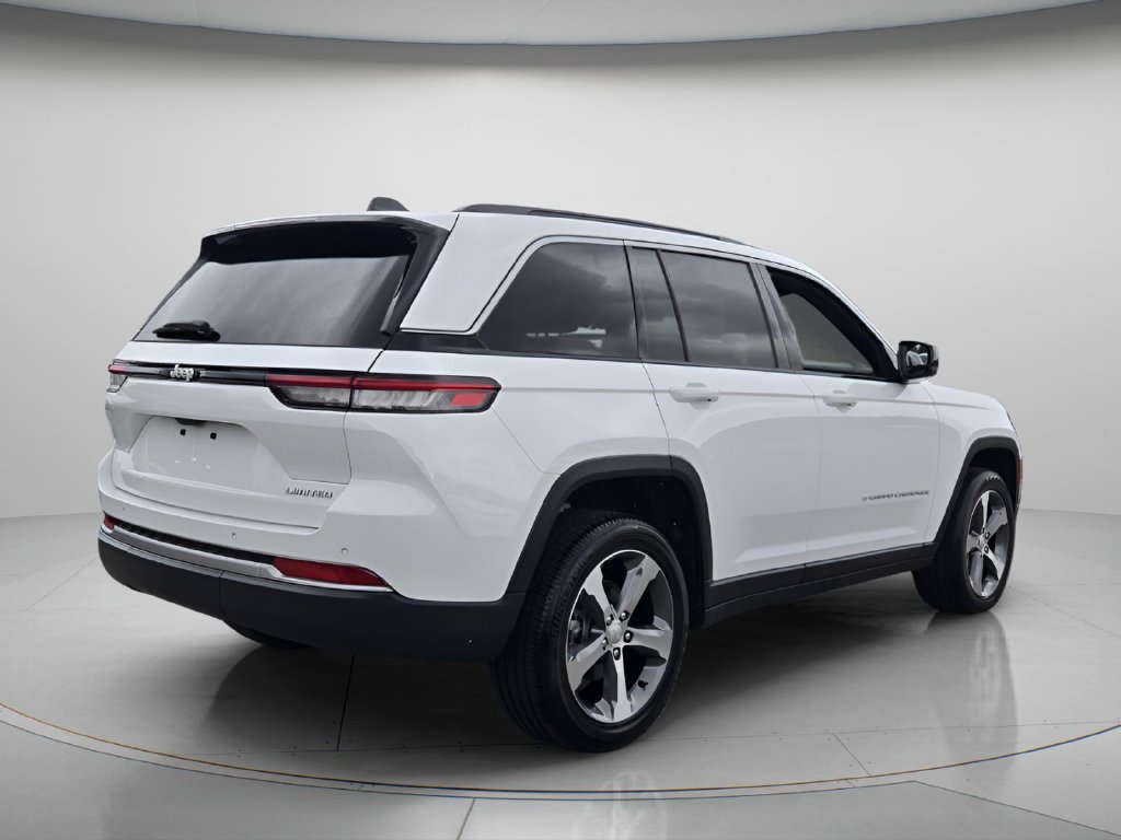 Used 2026 Jeep Grand Cherokee Limited RWD image 8