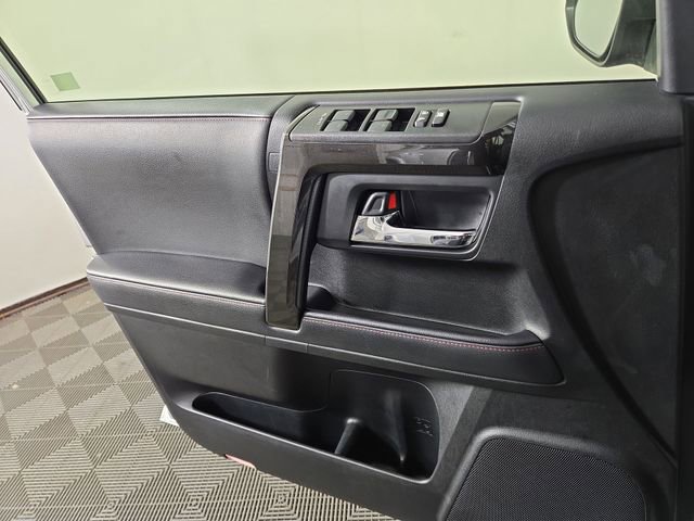 Used 2024 Toyota 4Runner TRD Off-Road Premium AWD/4WD image 30