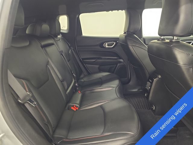 Used 2025 Jeep Compass Trailhawk AWD/4WD image 12