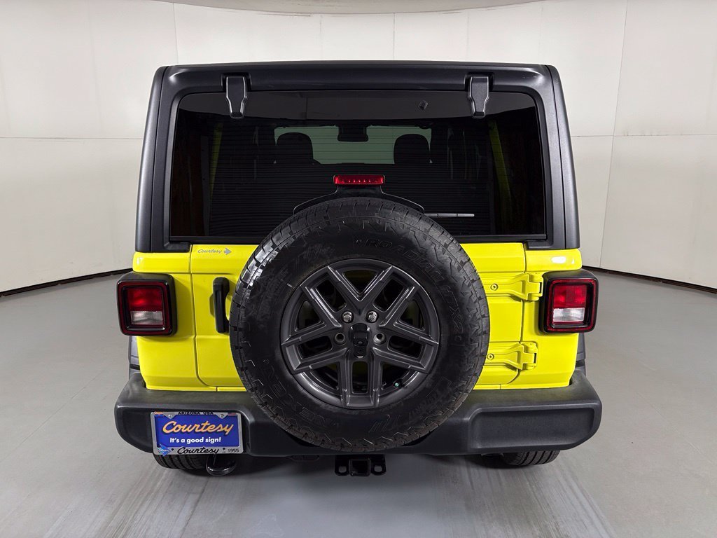 Used 2024 Jeep Wrangler Unlimited Sport AWD/4WD image 7
