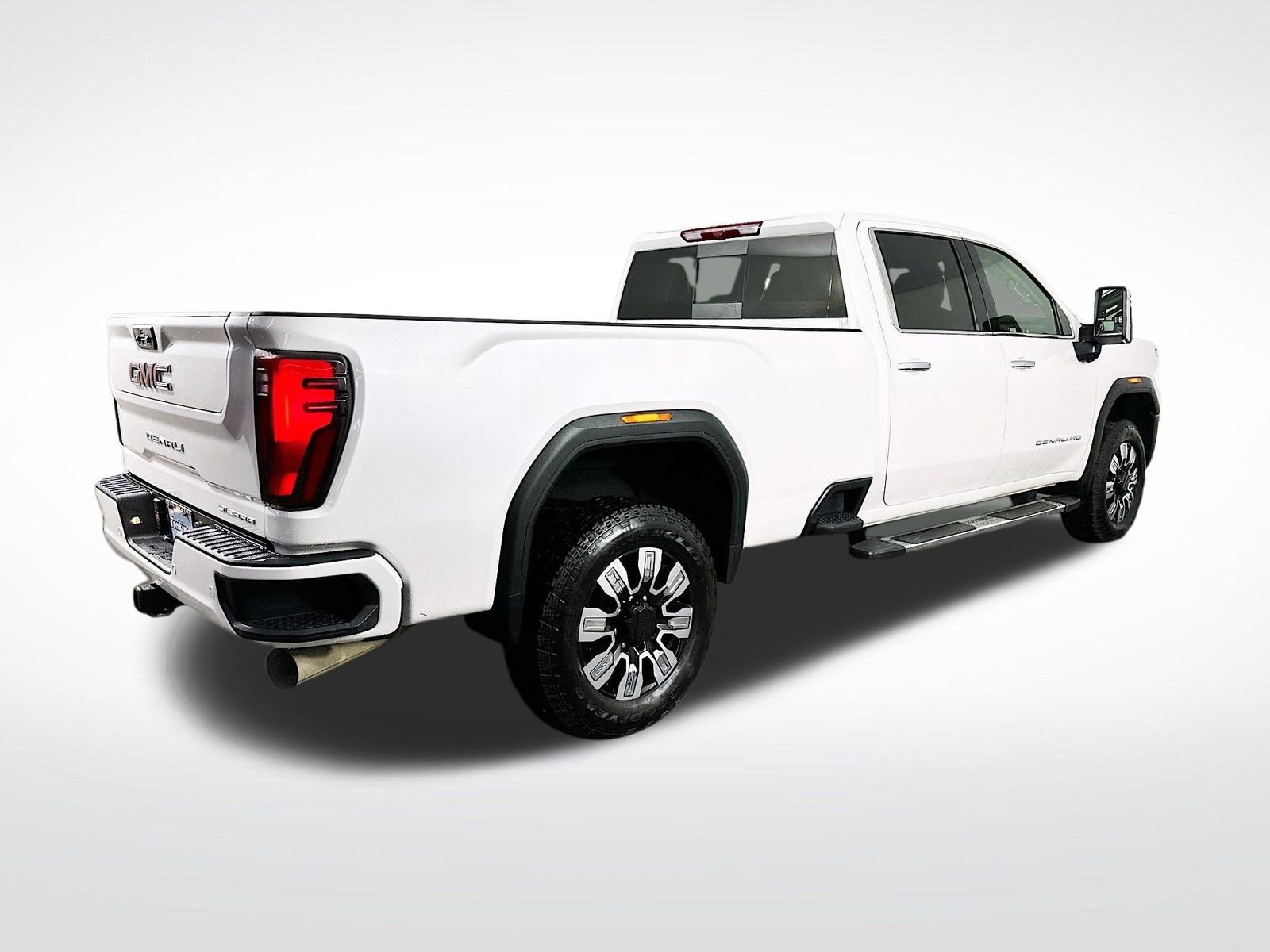 Used 2024 GMC Sierra 3500 Denali image 8