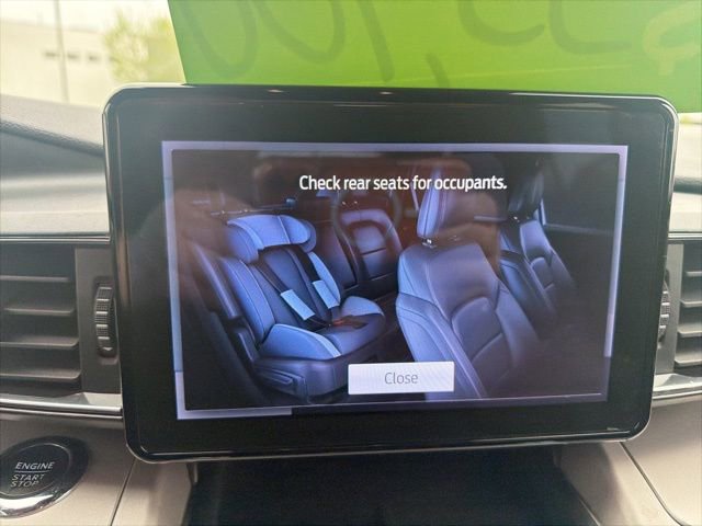 Used 2024 Ford Explorer XLT w/ Equipment Group 202A AWD/4WD image 24