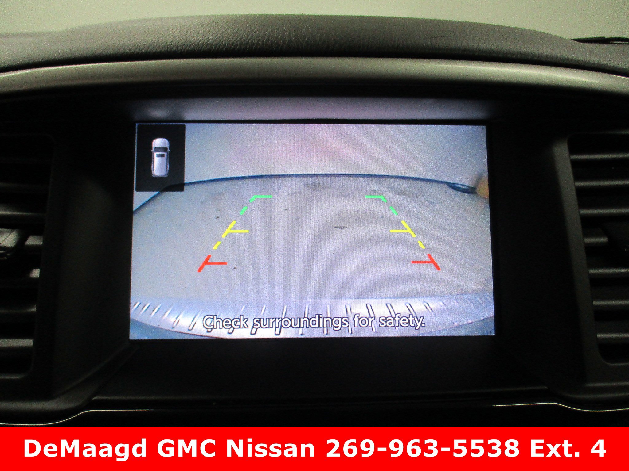 Used 2019 Nissan Pathfinder S image 21