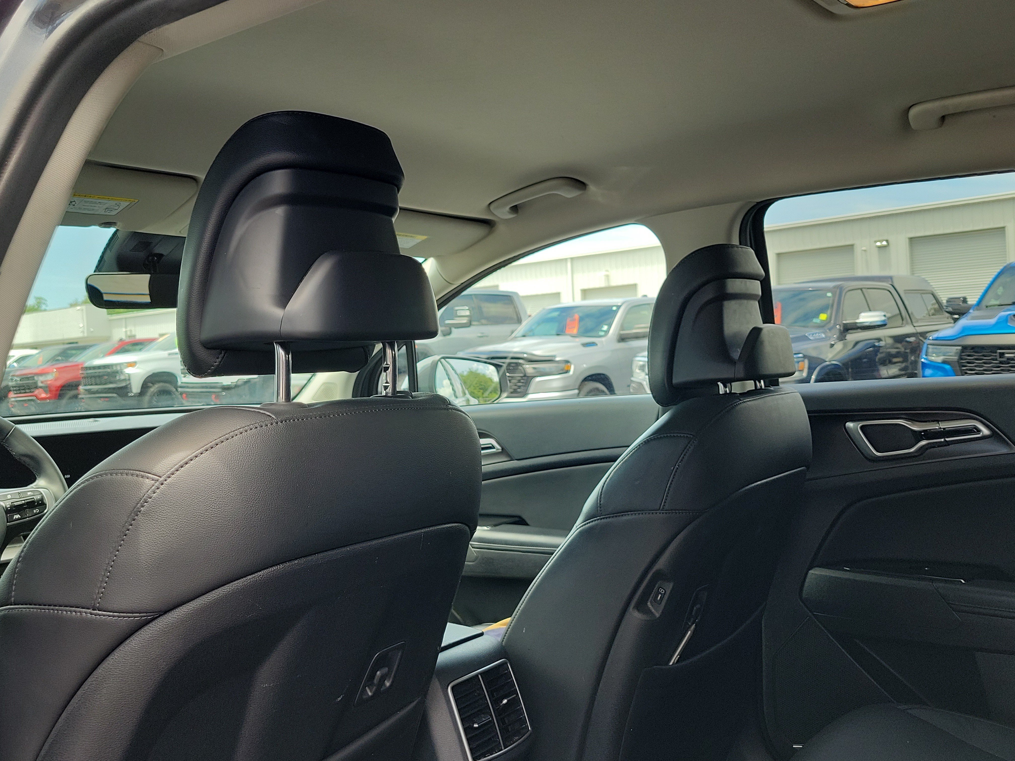Used 2024 Kia Sportage EX FWD image 13