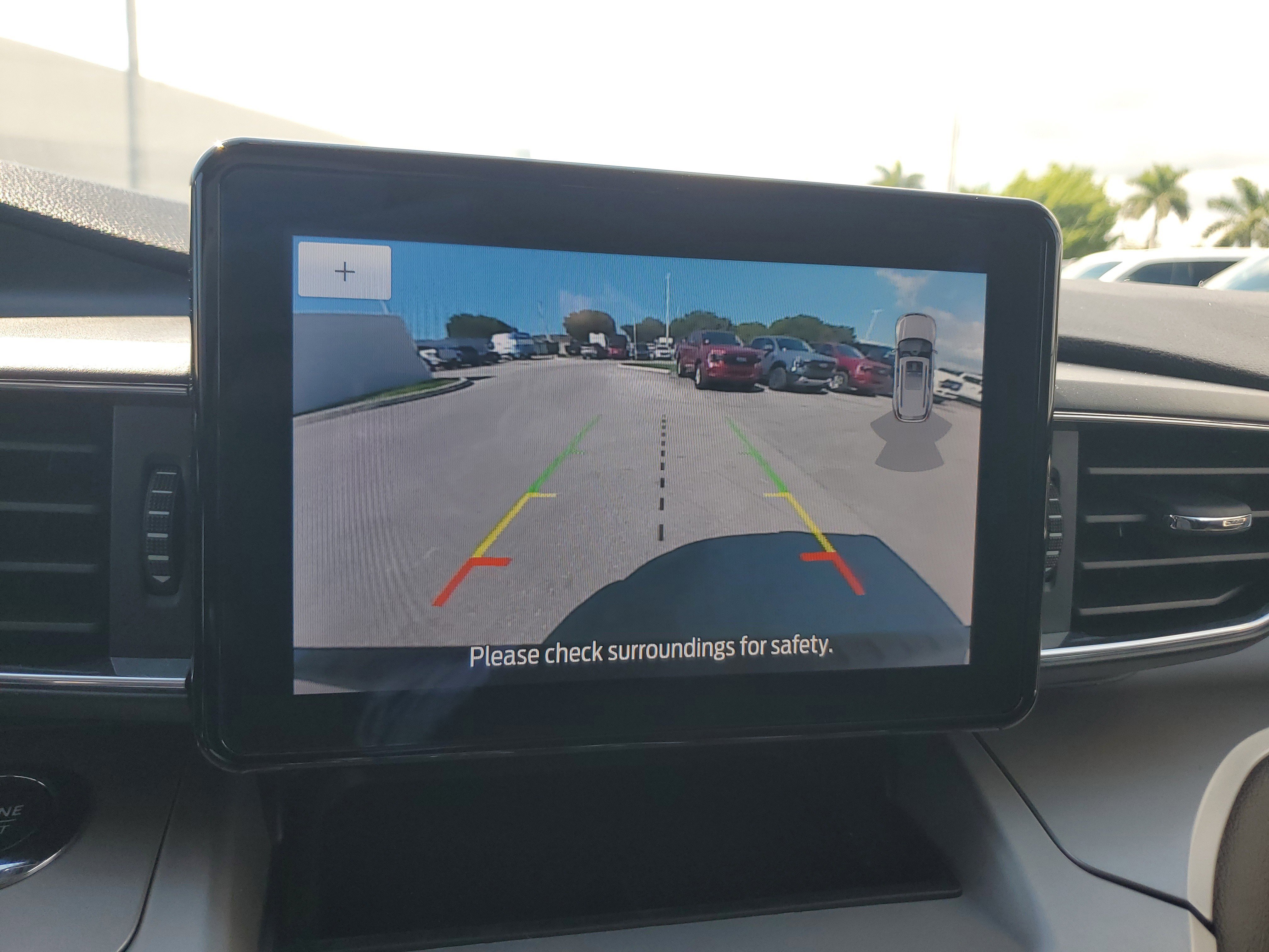 Used 2022 Ford Explorer XLT w/ Equipment Group 202A image 11