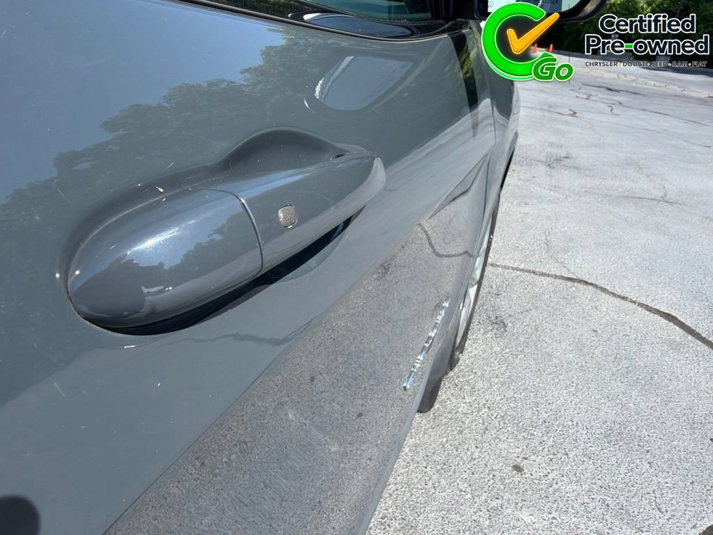 Certified 2018 Jeep Cherokee Limited FWD image 28