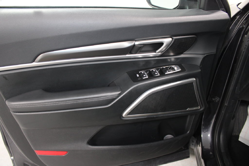 Used 2025 Kia Telluride S FWD image 17