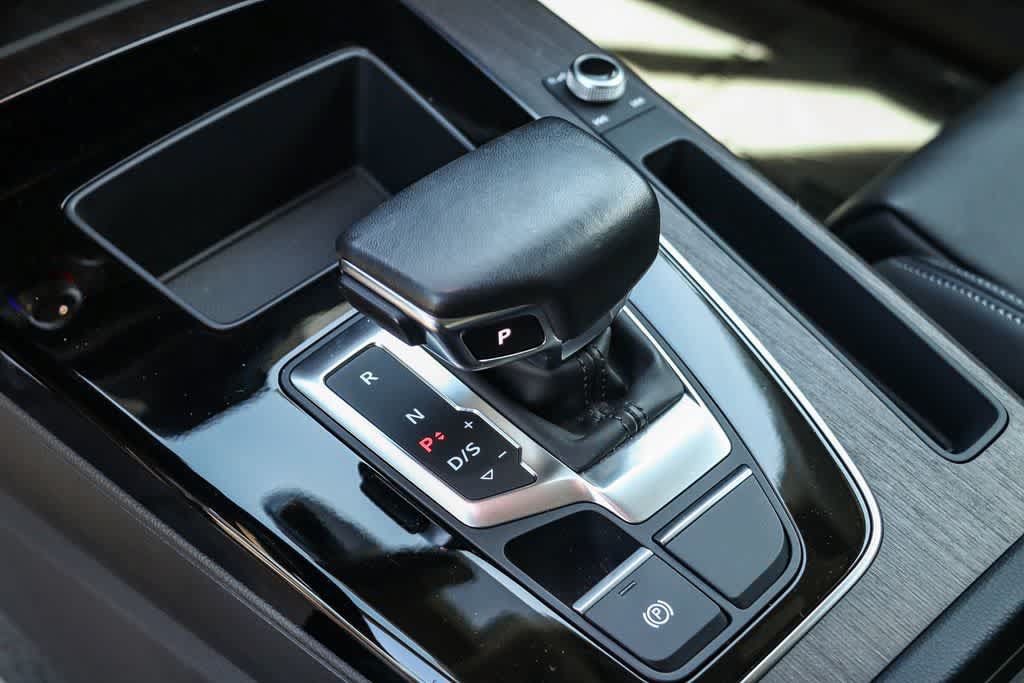 Used 2023 Audi Q5 e Premium w/ Convenience Package AWD/4WD image 21