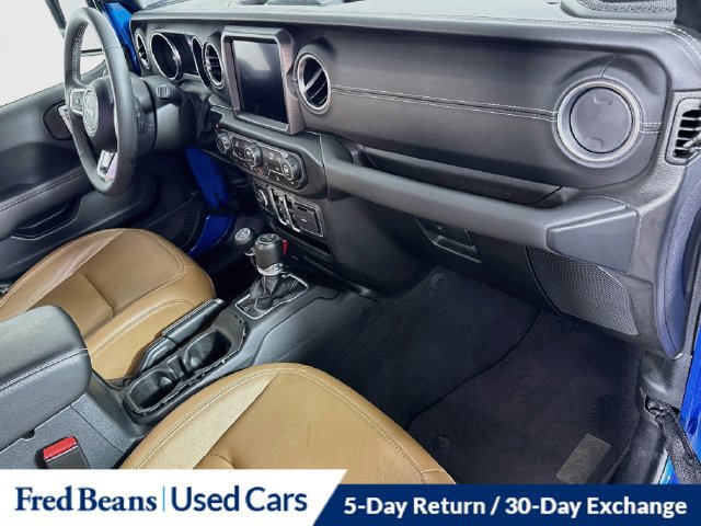 Used 2023 Jeep Wrangler Unlimited Sahara AWD/4WD image 36