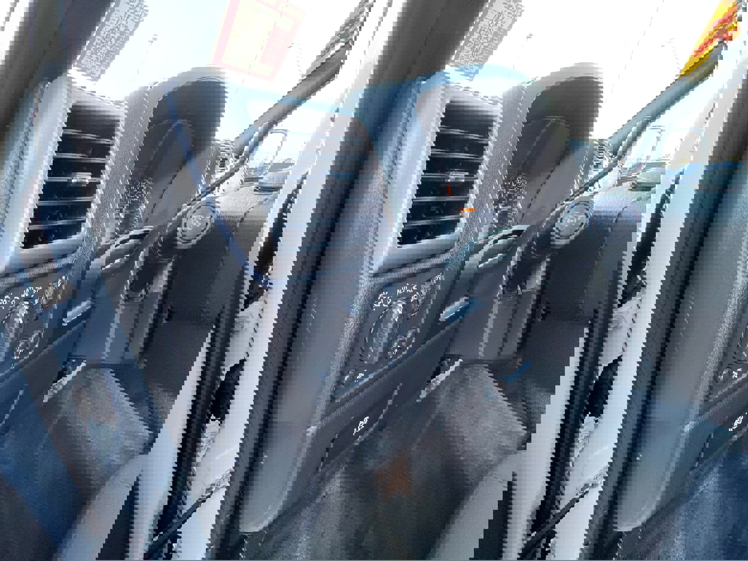 Used 2011 GMC Canyon SLE image 15