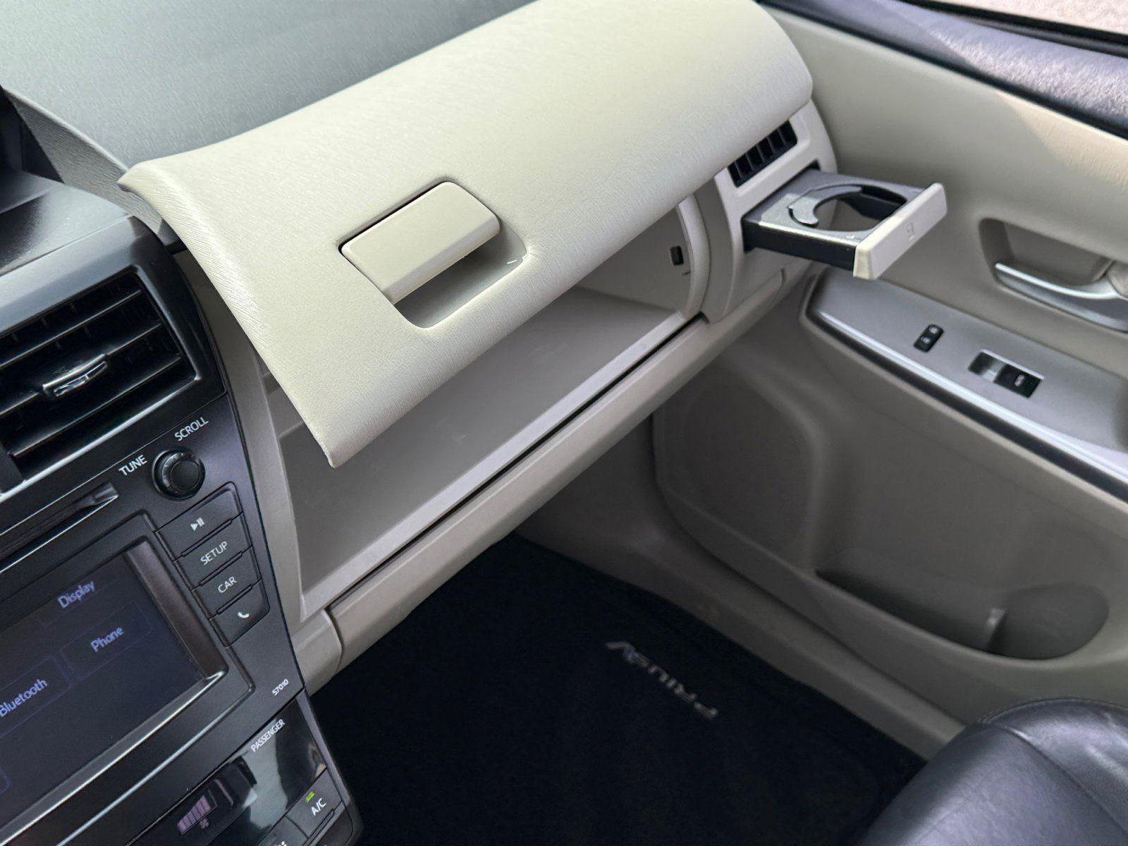 Used 2013 Toyota Prius V Two FWD image 27