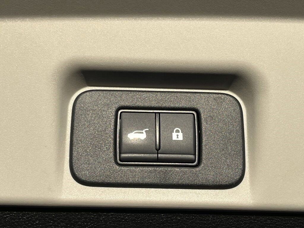 Certified 2024 Nissan Ariya AWD image 27