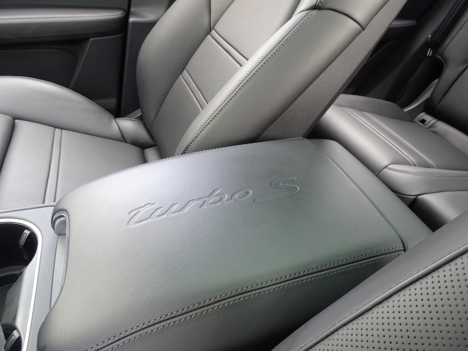 Used 2023 Porsche Cayenne Turbo S AWD/4WD image 14