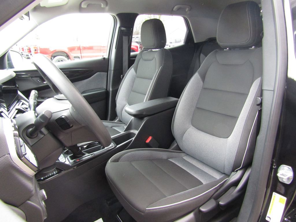 Used 2025 Chevrolet TrailBlazer LT image 14