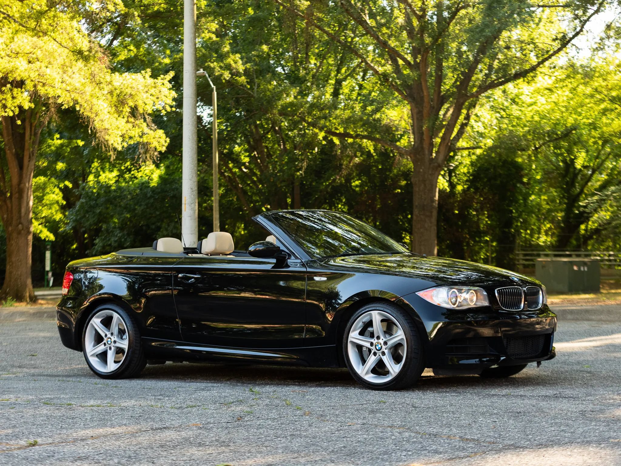 Used 2008 BMW 135i Convertible RWD image 6