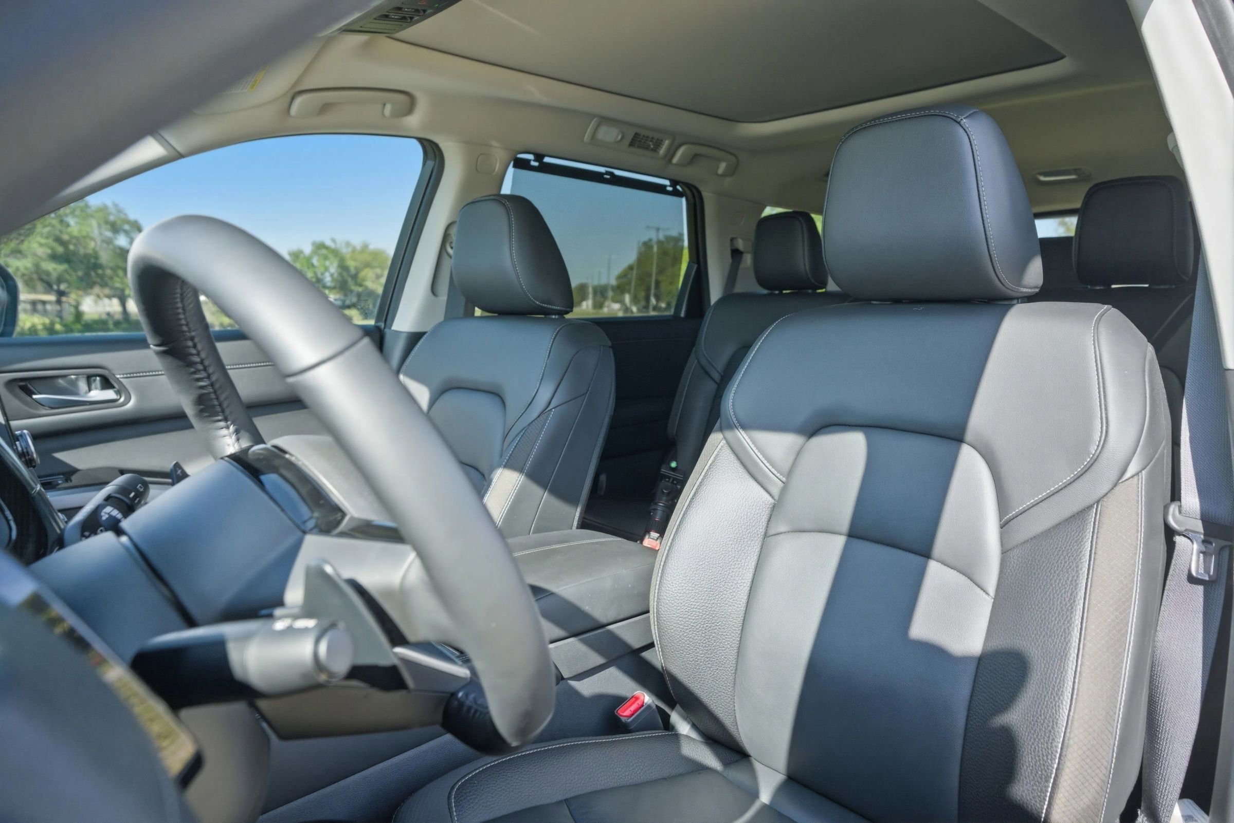 Used 2025 Nissan Pathfinder SL w/ SL Premium Package image 10