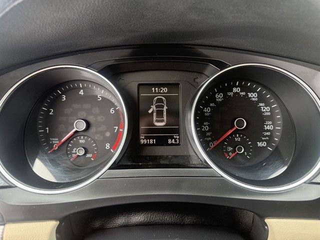 Used 2017 Volkswagen Jetta SE image 9