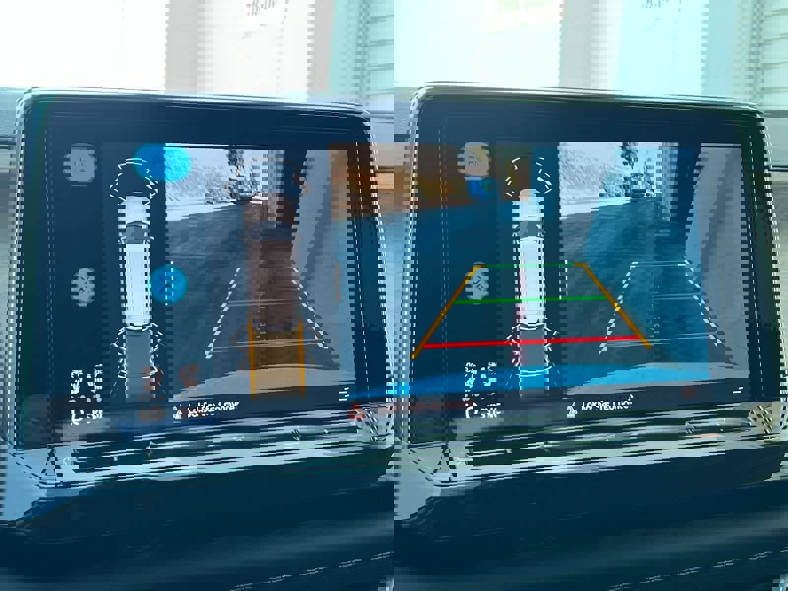 Used 2025 Volkswagen Atlas SE image 21