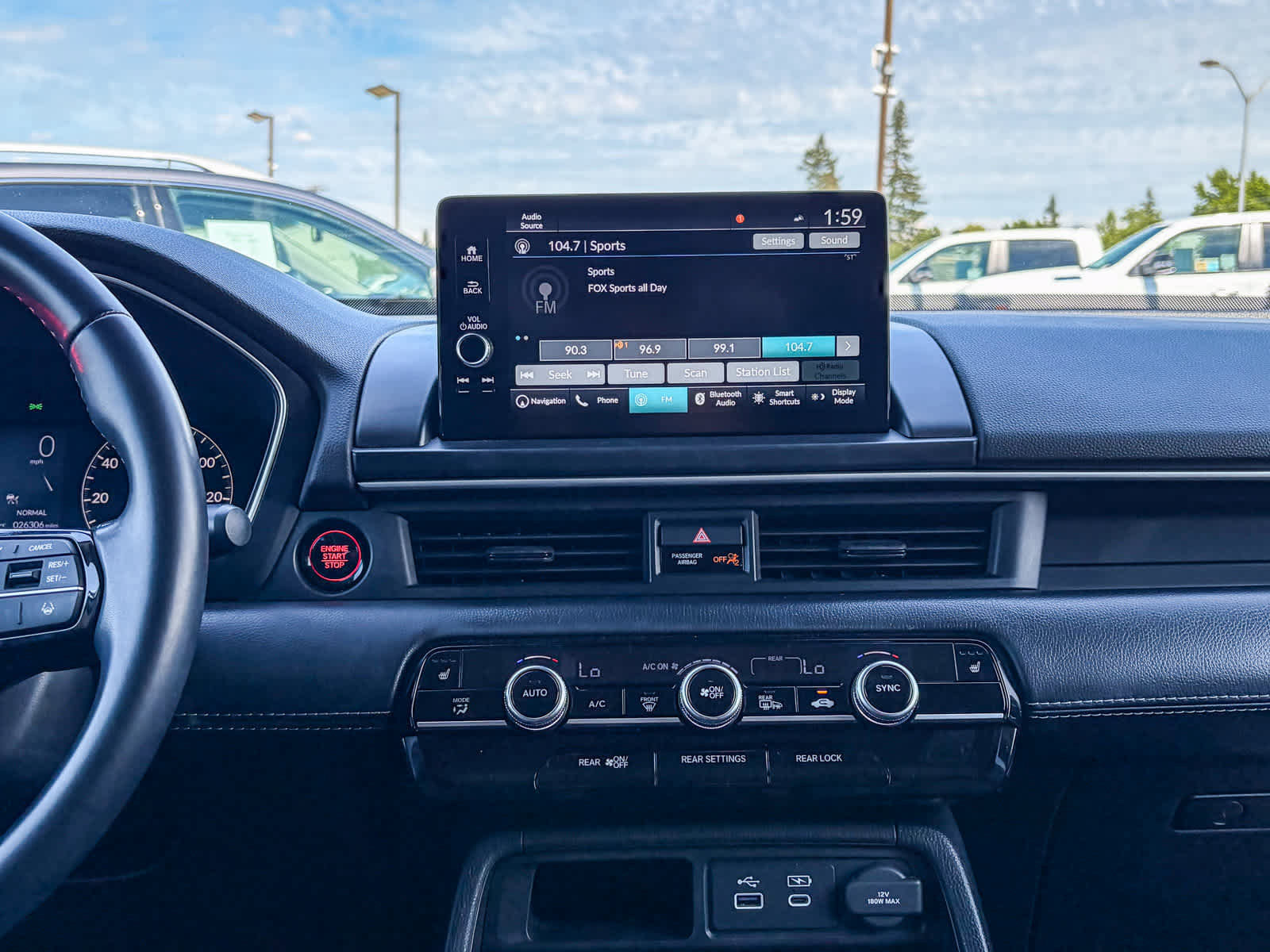 Used 2024 Honda Pilot Touring image 12